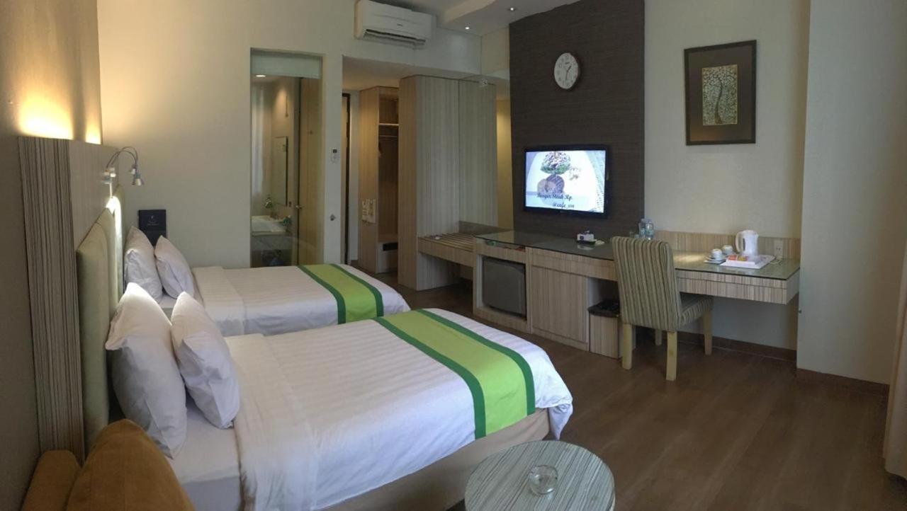 פורווקרטו Hotel Wisata Niaga מראה חיצוני תמונה