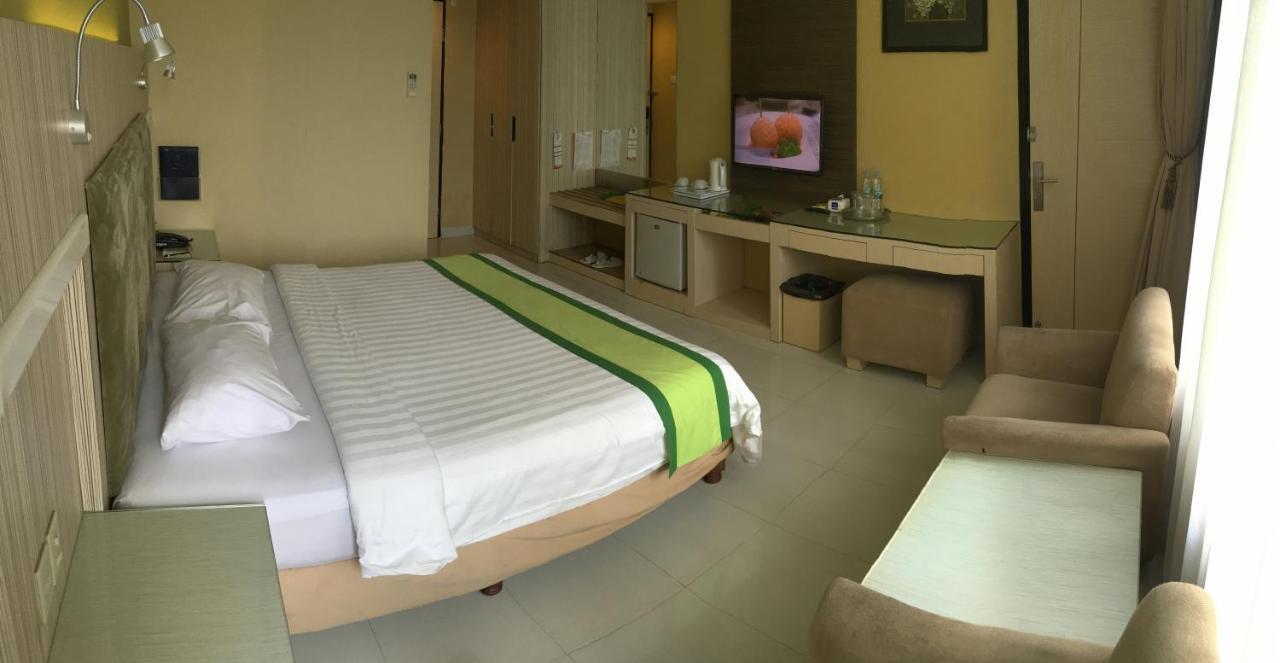 פורווקרטו Hotel Wisata Niaga מראה חיצוני תמונה