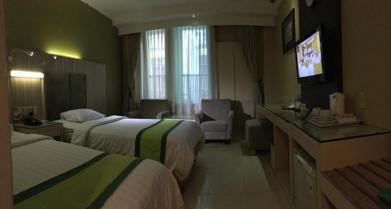 פורווקרטו Hotel Wisata Niaga מראה חיצוני תמונה