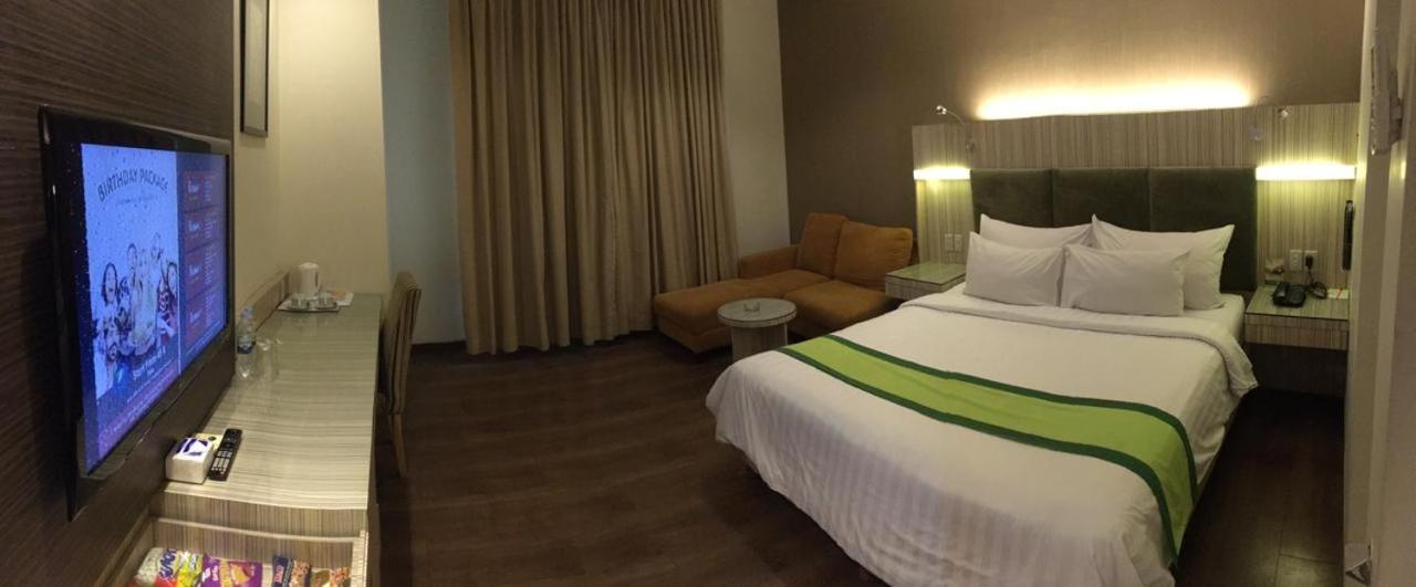 פורווקרטו Hotel Wisata Niaga מראה חיצוני תמונה